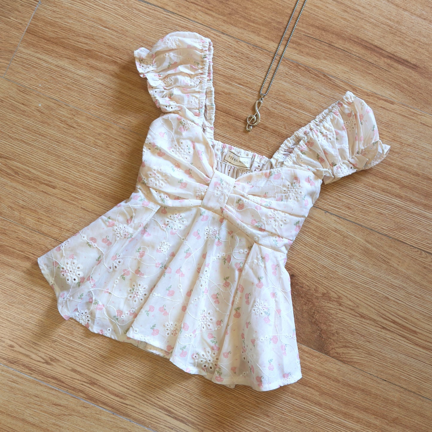 ♡ Cream Floral Top