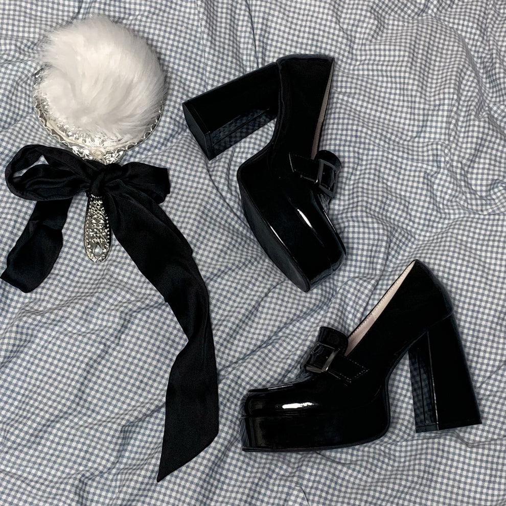 π Dolly Platform Heels