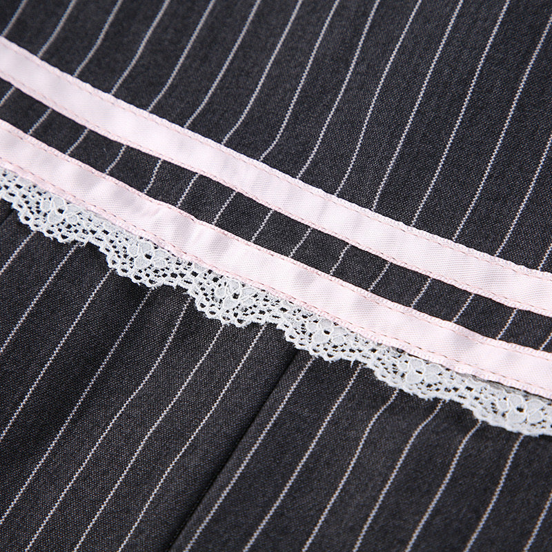 π Coquette Pleated Skirt