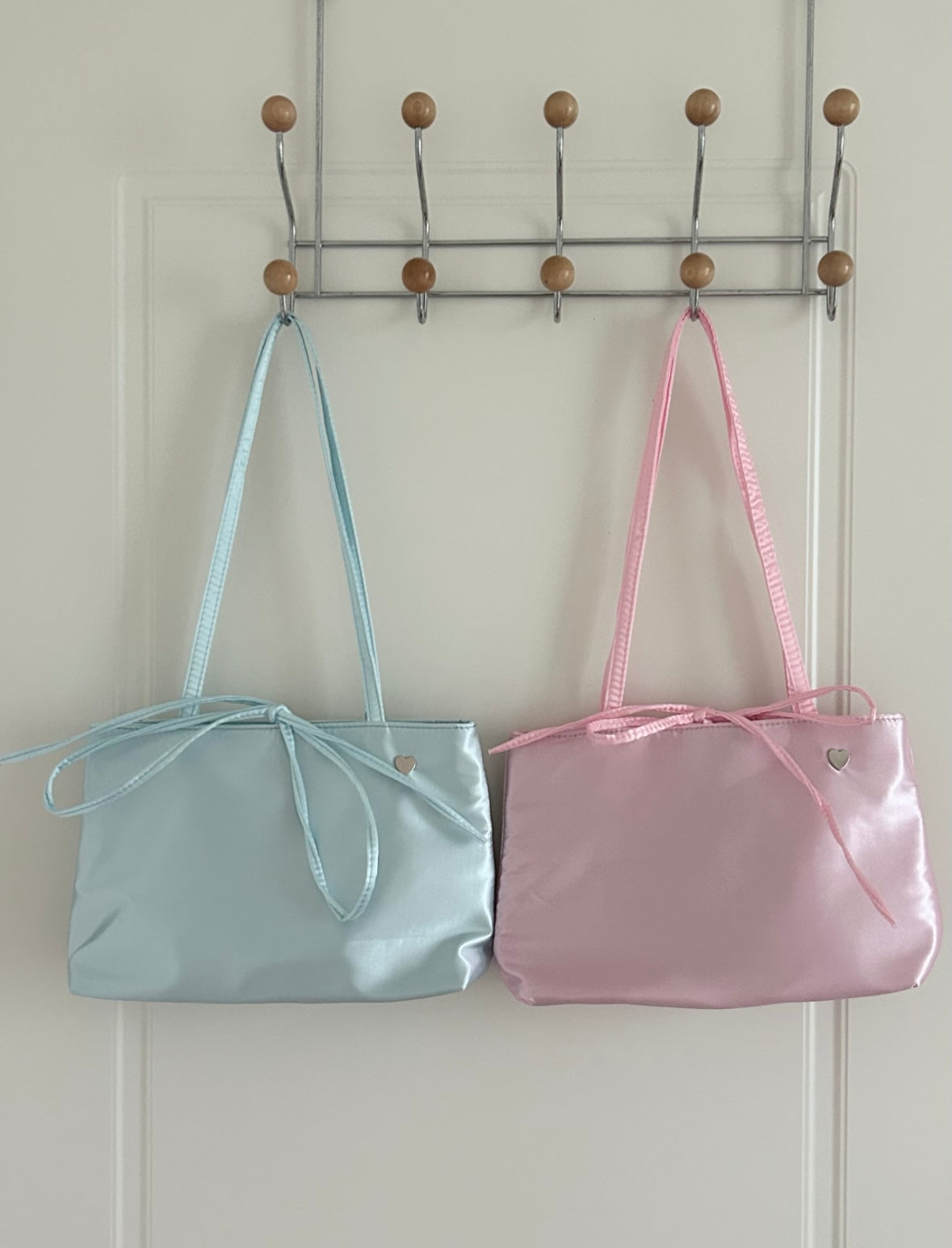 ๐ Satin Bowknot Bag