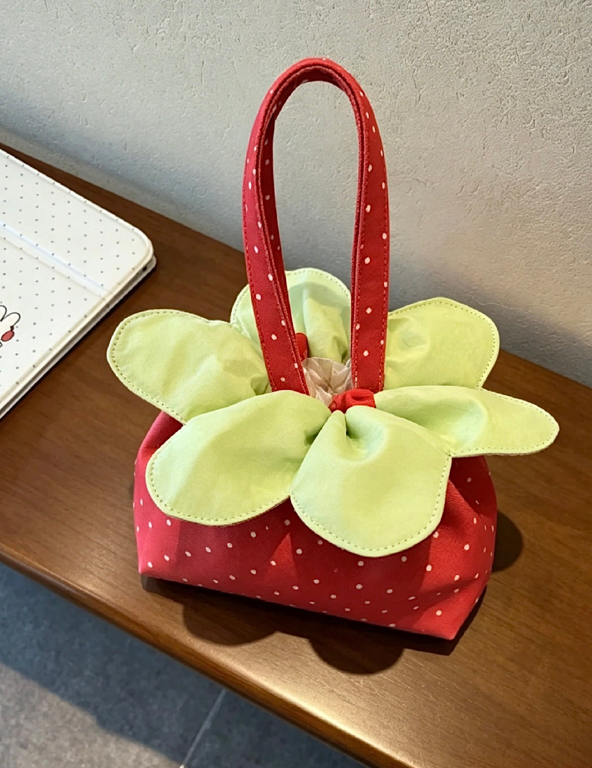 𐙚 Strawberry Pouch Bag